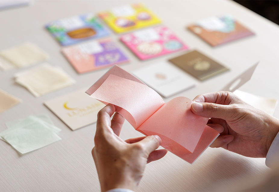 化粧品・あぶらとり紙事業｜金箔の箔一 HAKUICHI