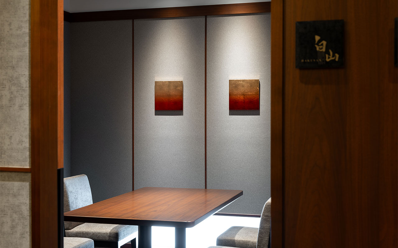 山楽邸「白山」に採用された箔一のアートパネル 火影