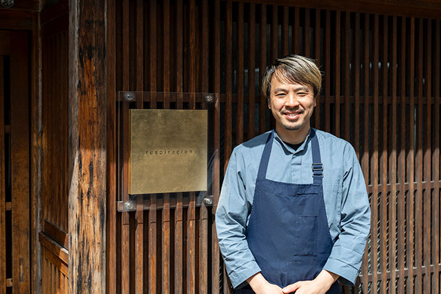 国内外の美食家を魅了する金沢の名店。「レスピラシオン」が選ぶ、箔一の「金箔」