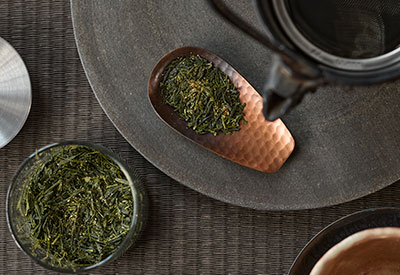 お茶に食用金箔
