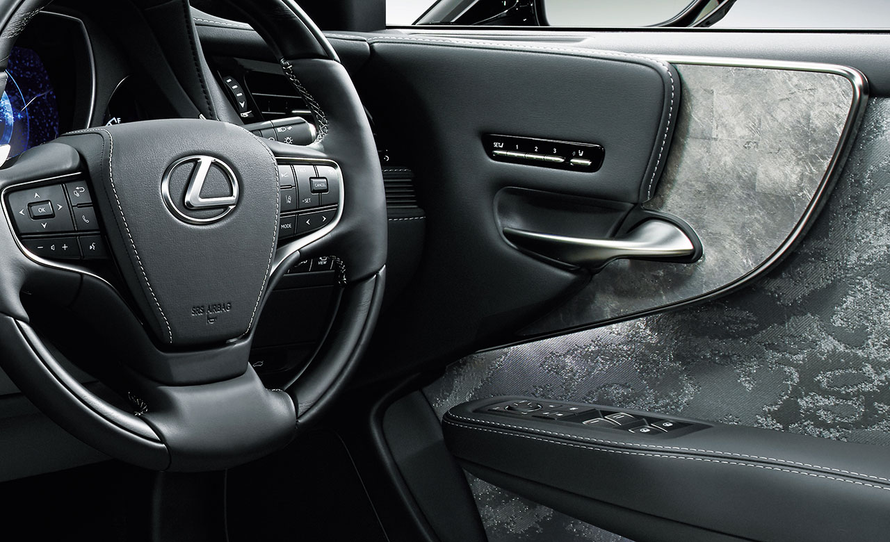Ls LEXUS」の新型「LS」に箔一の箔装飾が採用！自動車のインテリアに世界初(※1)『プラチナ箔』で装飾。