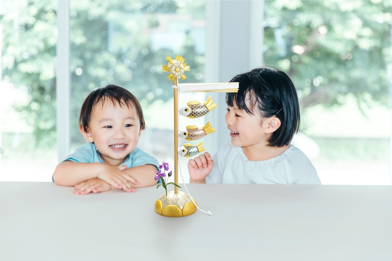 本金箔が輝く、ナチュラルモダンな鯉のぼり