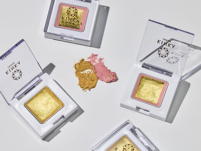 金箔が目元で輝く。気持ち華やぐ伝統工芸の技を活かしたアイシャドウ