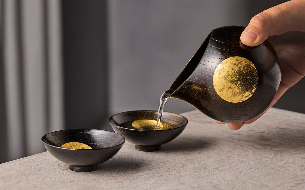 月を愛でる日本の美意識を、毎日の暮らしで愉しむ。 『おぼろ月 酒器セット』新発売