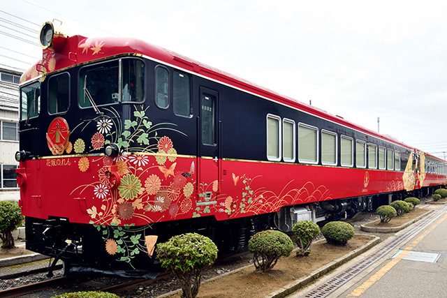 観光列車 花嫁のれん